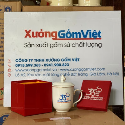 ly-su-bat-trang-ve-chi-vang-co-nap-dang-ngon-lua-in-logo-1.
