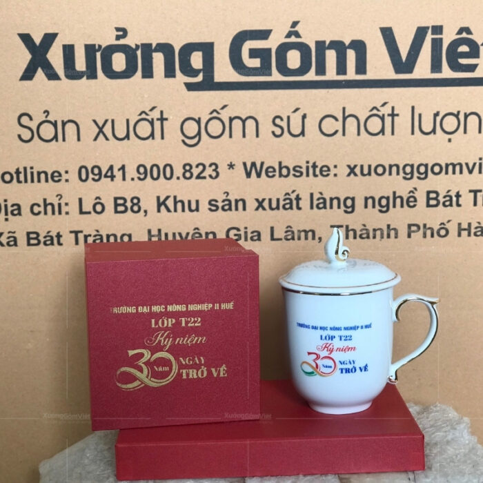 ly-su-bat-trang-ve-chi-vang-co-nap-dang-ngon-lua-in-logo-4