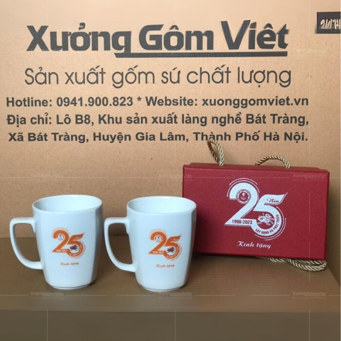 ly-su-trang-bat-trang-dang-chu-v-quai-vuong-in-logo-17