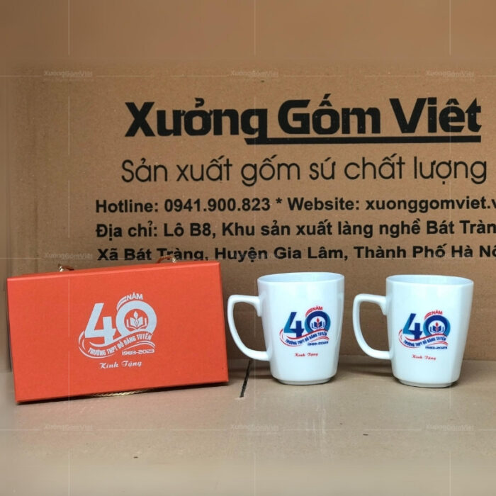 ly-su-trang-bat-trang-dang-chu-v-quai-vuong-in-logo-2