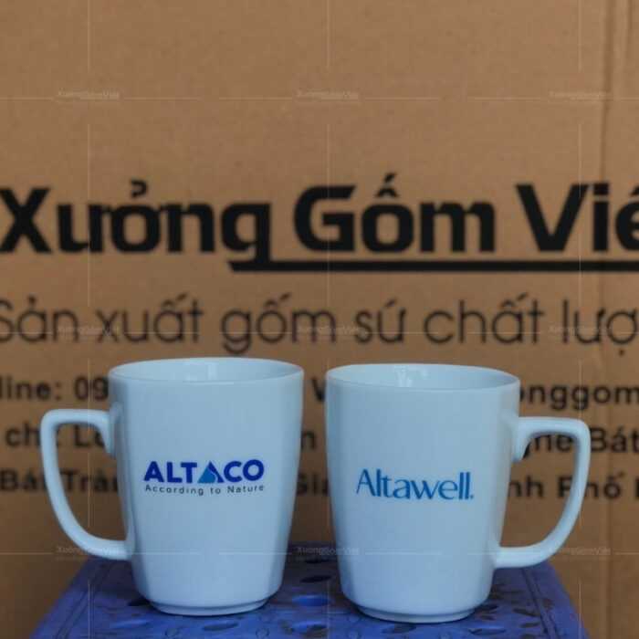 ly-su-trang-bat-trang-dang-chu-v-quai-vuong-in-logo-22