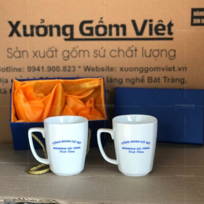 ly-su-trang-bat-trang-dang-chu-v-quai-vuong-in-logo-6