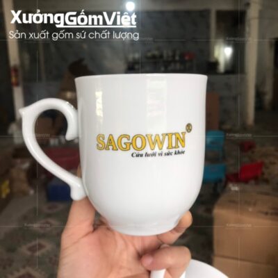 ly-su-trang-bat-trang-quai-nua-trai-tim-co-moc-in-logo-5
