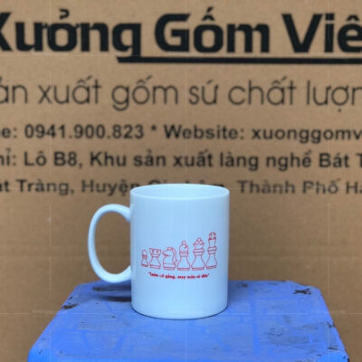 ly-su-trang-quai-c-bat-trang-in-logo-11