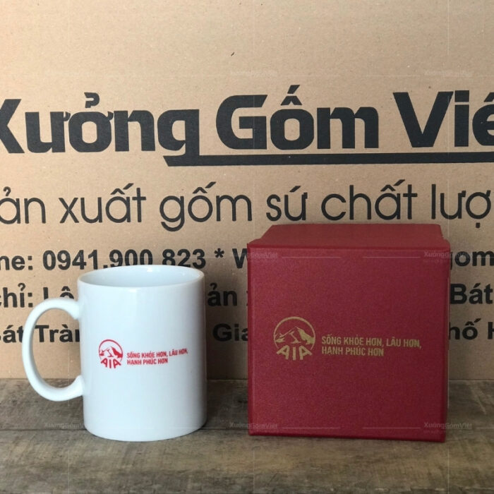 ly-su-trang-quai-c-bat-trang-in-logo-15