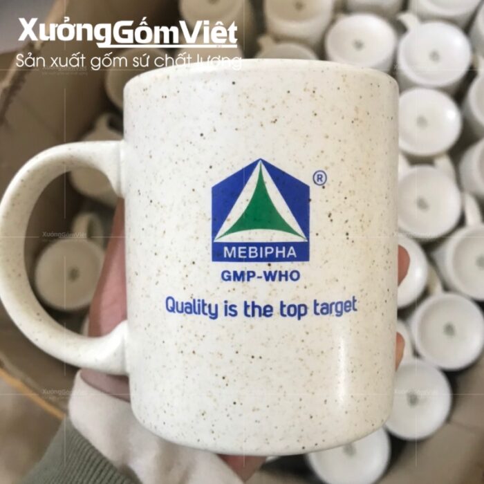 ly-su-trang-quai-c-bat-trang-in-logo-31