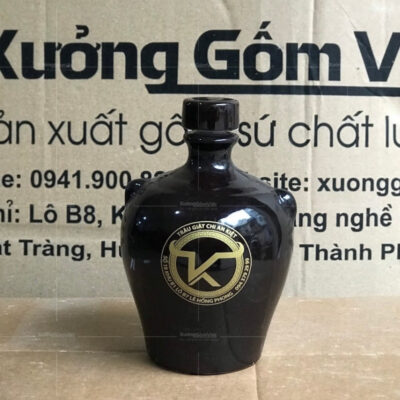 nam-ruou-gom-su-bat-trang-mau-den-co-tai-in-logo (7)