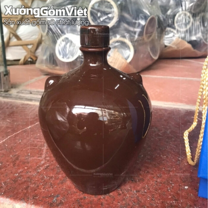 nam-ruou-gom-su-bat-trang-mau-nau-co-tai-in-logo (3)