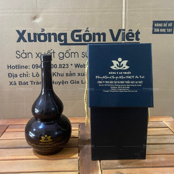 nam-ruou-gom-su-bat-trang-mau-nau-dang-ho-lo-in-logo (8)