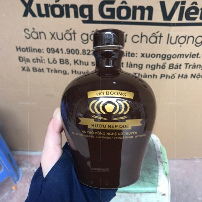nam-ruou-gom-su-bat-trang-mau-nau-dang-lun-in-logo (2)