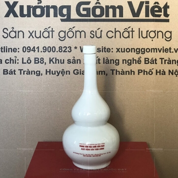 nam-ruou-gom-su-bat-trang-mau-trang-dang-ho-lo-in-logo (2)