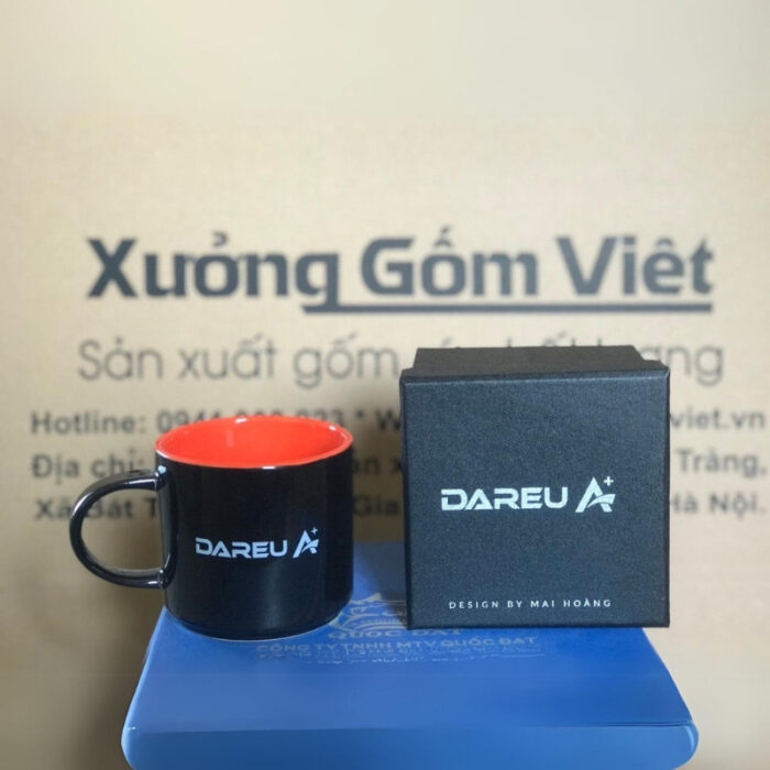 coc-su-in-logo-DAREU-A-dan-tru-cao-co-quai-mau-den-long-cam-1