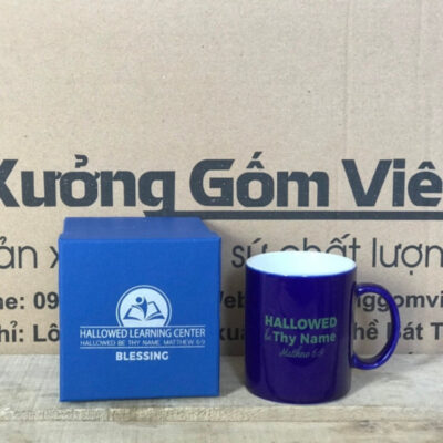 coc-su-in-logo-Hallowed-Learning-Center-dang-tru-cao-co-quai-mau-xanh-duong-1