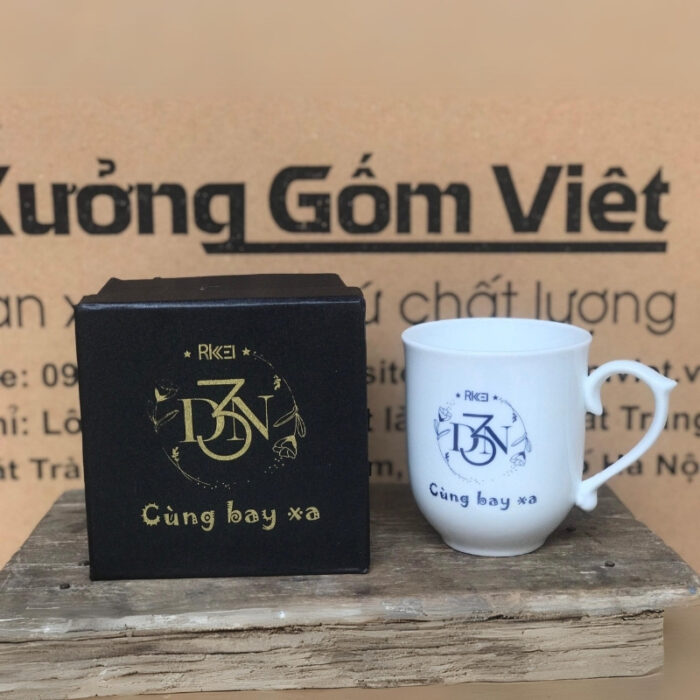 coc-su-in-logo-RKEI-D3N-dang-bau-co-quai-ban-tim-mau-trang-1