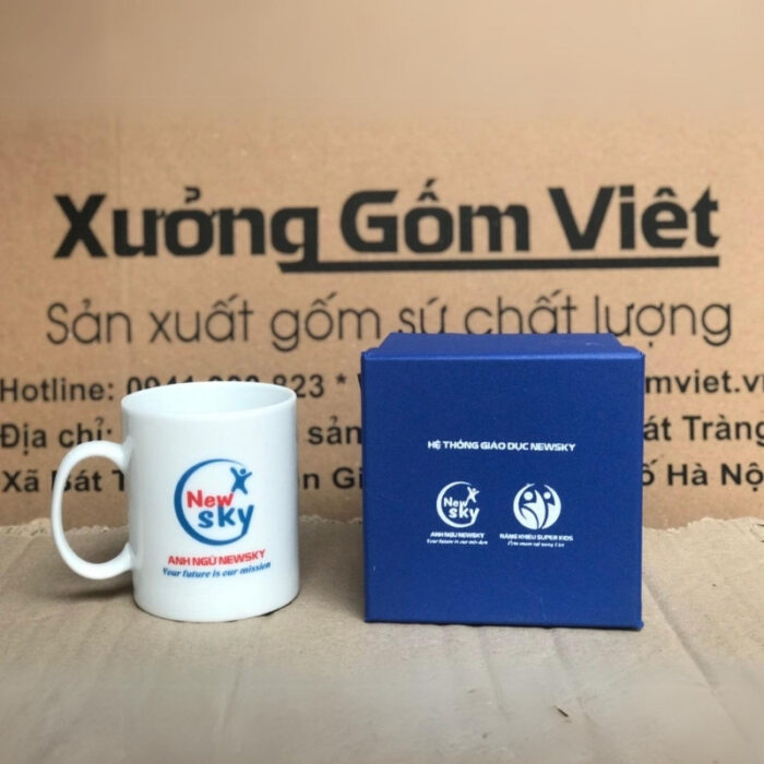 ly-su-in-logo-He-thong-giao-duc-Newsky-dang-tru-cao-co-quai-mau-trang-1