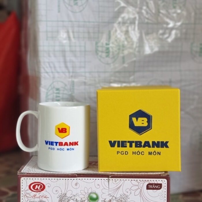 coc-su-in-logo-vietbank-PGD-hoc-mon-dang-tru-cao-co-quai-mau-trang-1