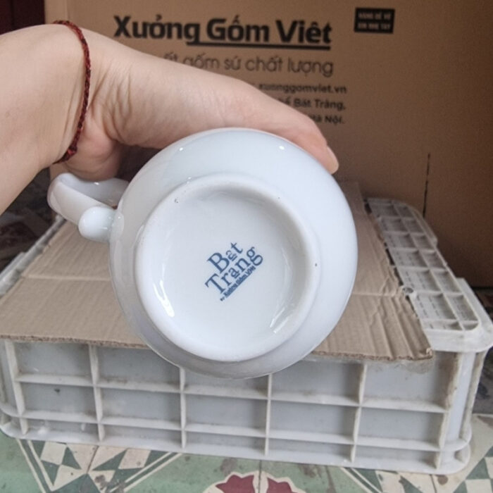coc-su-in-logo-vietinbank-dang-bau-co-nap-mau-trang-2