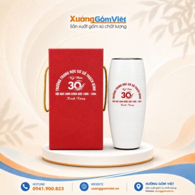 Lọ hoa gốm sứ in chữ Kỷ niệm 30 năm hội học sinh dáng bom màu trắng vẽ hoa LHGS-119